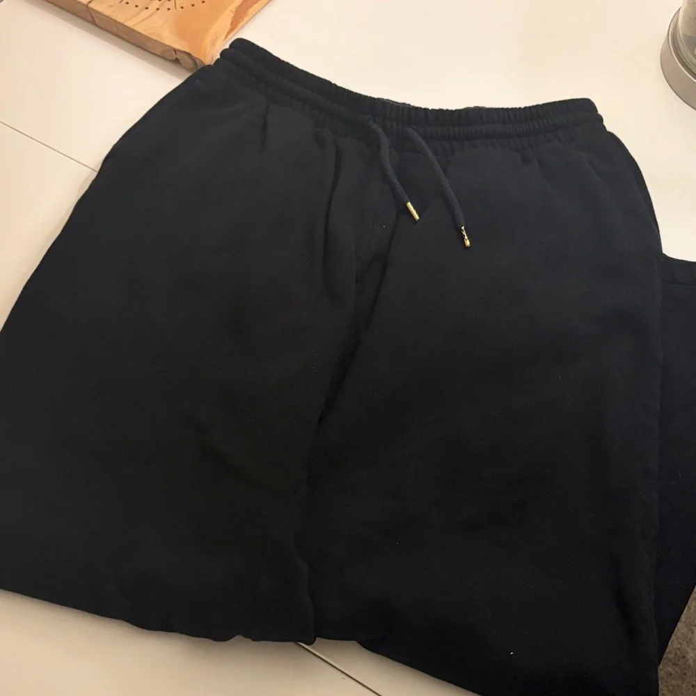 Old Navy Wide Leg Classic Black Sweatpants - Picture 1 of 2